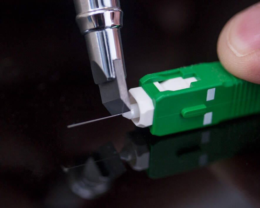El Fiber Optic Scribe está diseñado con un borde biselado de 35, es la herramienta perfecta para trazar fibra óptica.